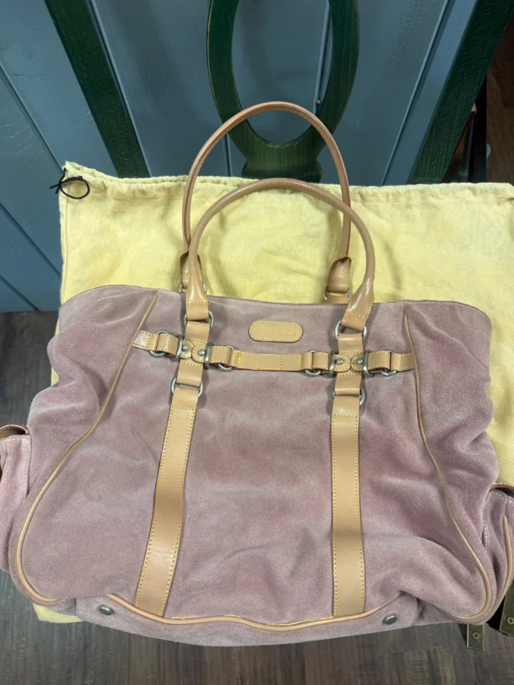 Ghurka Suede Leather Shoulder Bag in Dusty Rose with Pouch - Picture 3 of 6